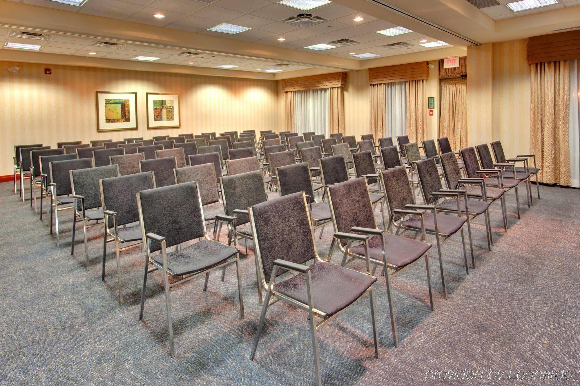 Holiday Inn Express Brampton By Ihg Esterno foto