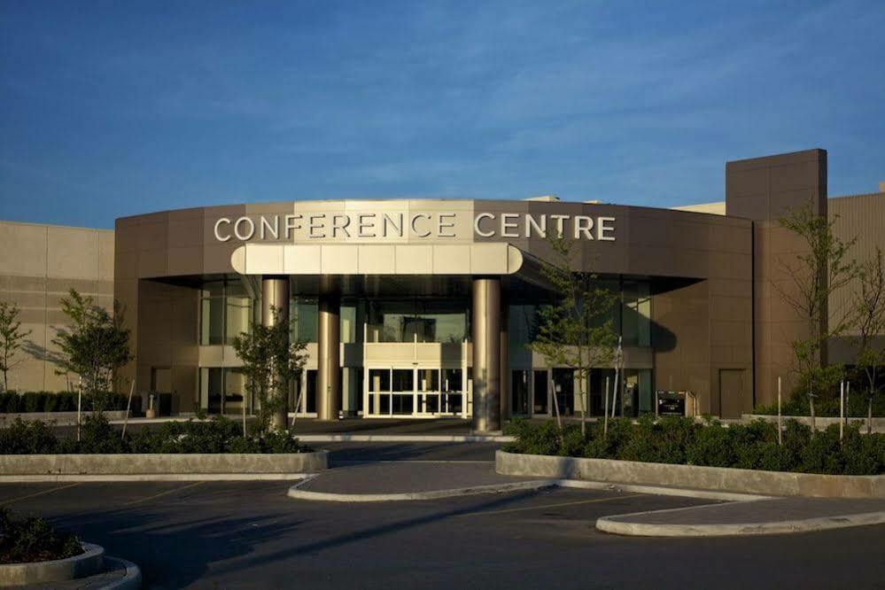 Holiday Inn Express Brampton By Ihg Esterno foto